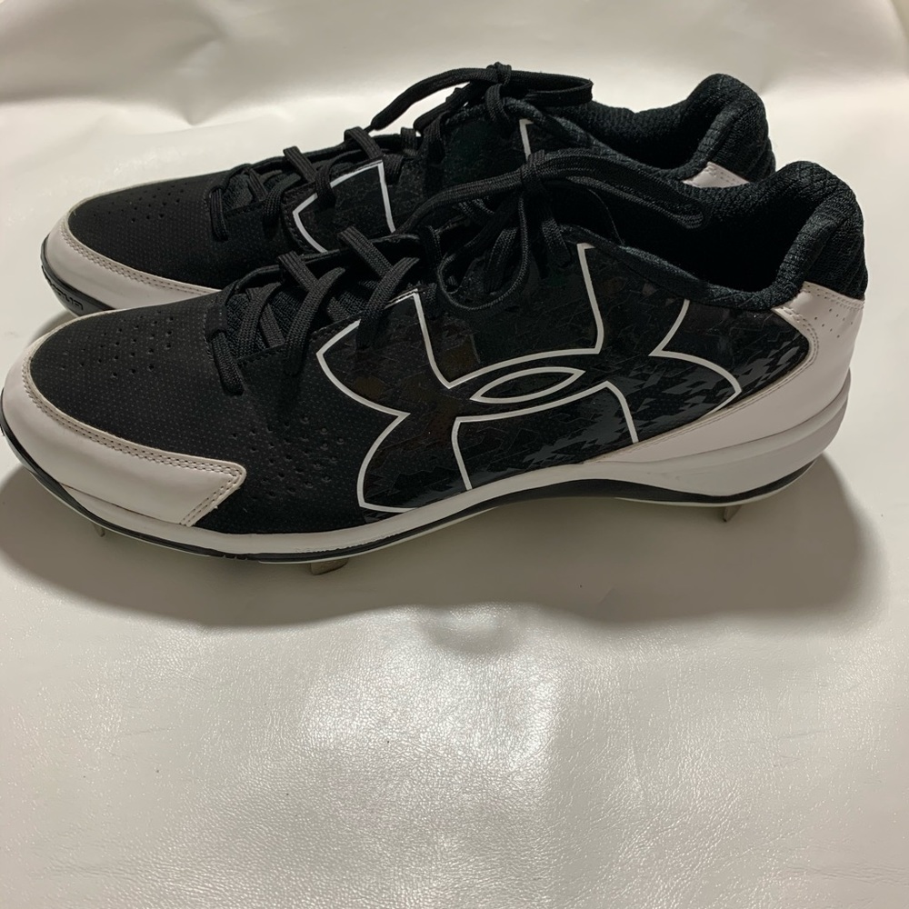 Under Armour Ignite baseball cleat low 1264169-011